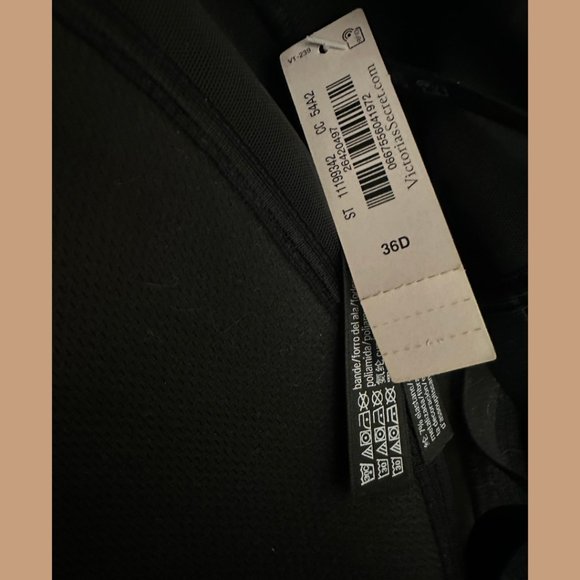 Victoria's Secret Sweat On Point Monogram Print Wireless Sports Bra - Picture 7 of 7